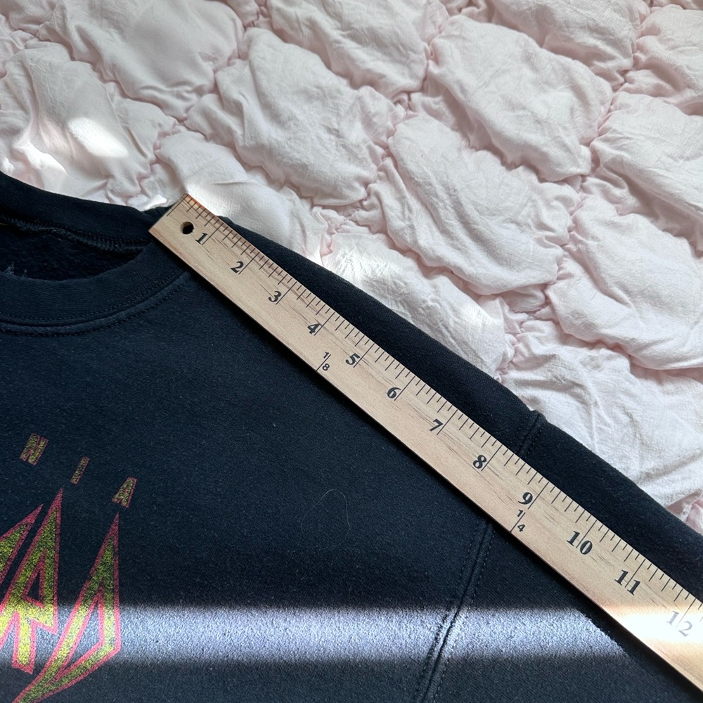 Def Leppard Pyromania Sweatshirt Black Rock Band Graphic Size L - Picture 8 of 9